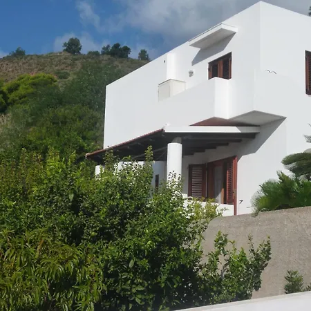 Relax Near The Center, Bedroom With Private Bathroom * Città di Lipari